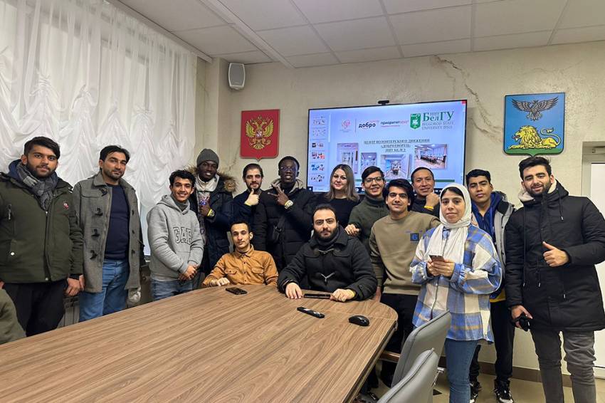 Студентов подготовительного факультета НИУ «БелГУ» знакомят с русскими традициями 

